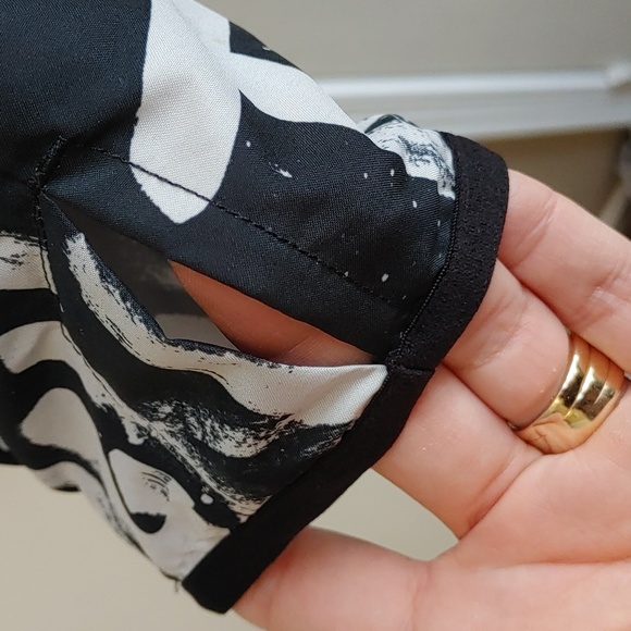 Reebok Ladies Light Full Zip Long Sleeved Jacket - Picture 4 of 6